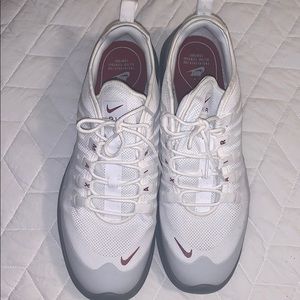 Men’s Nike Air Max Axis Running Shoes